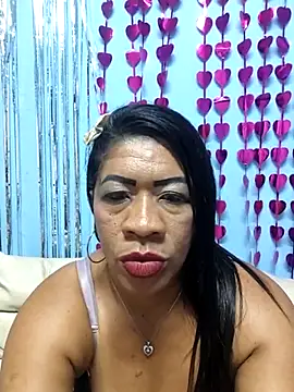 Snapshot of Tocameamor chatting on 03-04-25, 01:01 Tocameamor online show from 03-04-25, 01:01