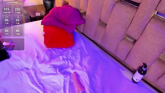 Snapshot of ValentinoMoreti chatting on 03-15-25, 08:04 ValentinoMoreti online show from 03-15-25, 08:04