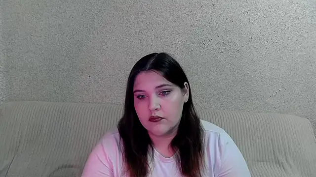 Snapshot of rachelwild chatting on 10-21-25, 04:41 rachelwild online show from 10-21-25, 04:41