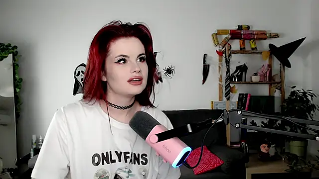 Della Ideal online show from 10-21-25, 08:48