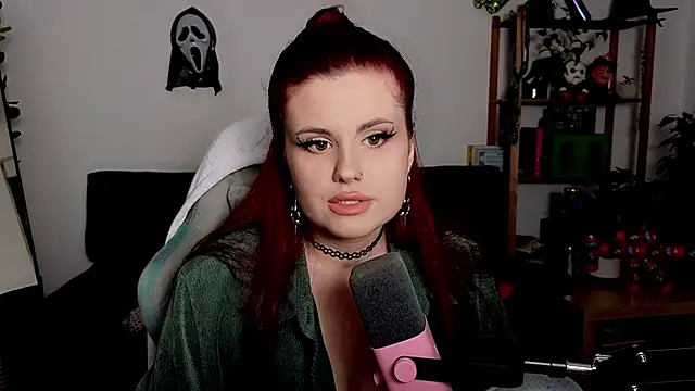 Della Ideal online show from 11-23-25, 05:57