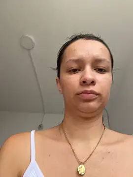 Snapshot of Soy_Sara7 chatting on 10-28-25, 03:25 Soy Sara7 online show from 10-28-25, 03:25