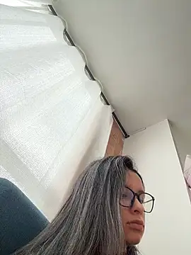 Snapshot of Soy_Sara7 chatting on 11-24-25, 12:16 Soy Sara7 online show from 11-24-25, 12:16