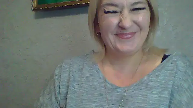 ArielXLoveresss online show from 10-16-25, 03:02