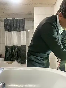 Snapshot of rogerdik76 chatting on 02-10-26, 06:17 rogerdik76 online show from 02-10-26, 06:17