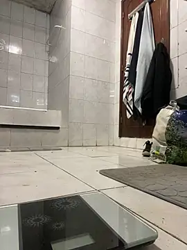 Snapshot of rogerdik76 chatting on 02-18-26, 06:42 rogerdik76 online show from 02-18-26, 06:42