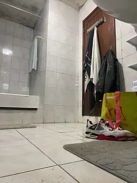 Snapshot of rogerdik76 chatting on 02-25-26, 06:12 rogerdik76 online show from 02-25-26, 06:12