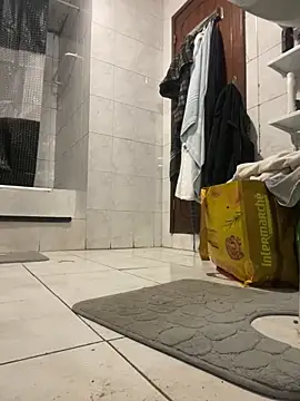 Snapshot of rogerdik76 chatting on 03-10-26, 06:40 rogerdik76 online show from 03-10-26, 06:40