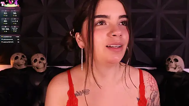 DaphneGlas online show from 10-28-25, 01:03