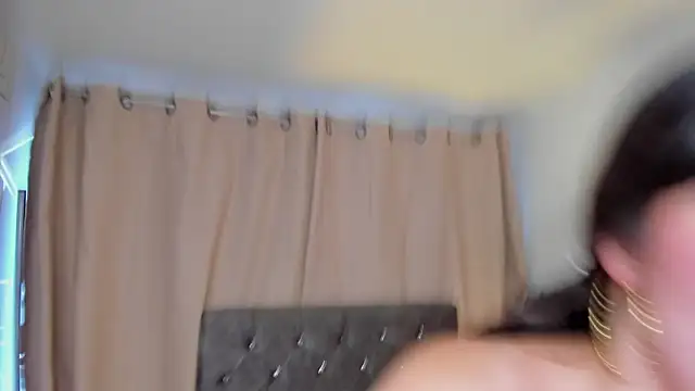 DaphneGlas online show from 01-31-26, 07:11