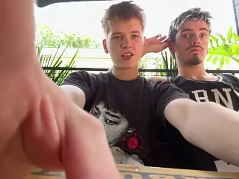 TaylerSigma online show from 10-23-25, 01:43