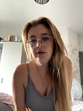 Busty-smiley-miley online show from 09-16-25, 10:49