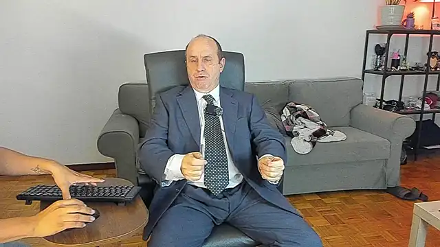 Snapshot of masterboy50 chatting on 11-07-25, 08:09 masterboy50 online show from 11-07-25, 08:09