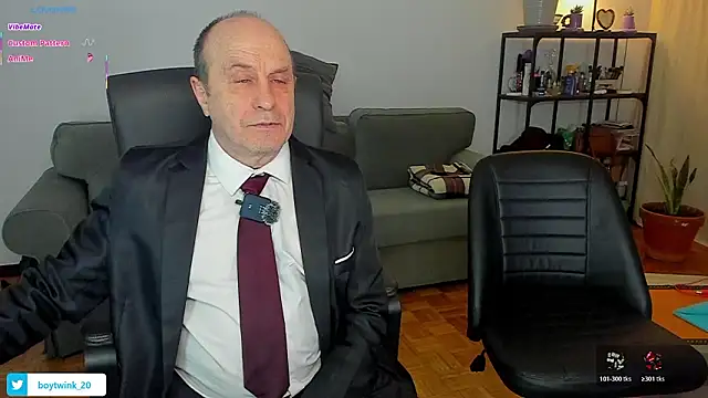 Snapshot of masterboy50 chatting on 03-08-26, 08:01 masterboy50 online show from 03-08-26, 08:01