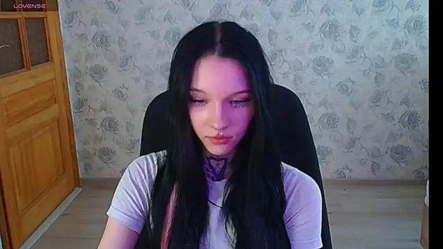 Snapshot of mefwhore chatting on 03-10-25, 08:37 mefwhore online show from 03-10-25, 08:37