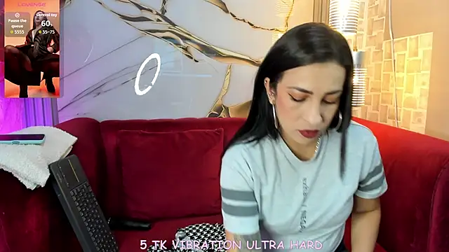 Snapshot of Bella_williamss_ chatting on 09-29-25, 03:50 Bella williamss online show from 09-29-25, 03:50