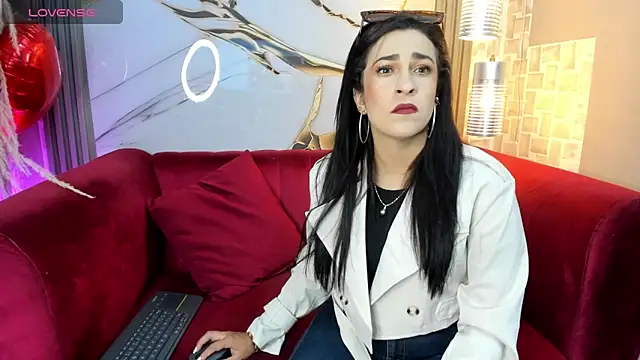 Snapshot of Bella_williamss_ chatting on 11-04-25, 07:46 Bella williamss online show from 11-04-25, 07:46