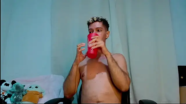 Snapshot of blondetwink chatting on 02-23-25, 04:17 blondetwink online show from 02-23-25, 04:17