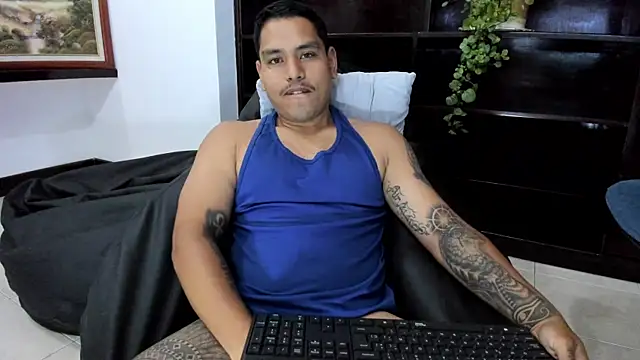 Snapshot of maxflurry_ chatting on 03-21-25, 10:28 maxflurry online show from 03-21-25, 10:28