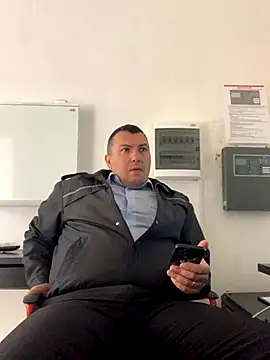 Snapshot of Mike8523 chatting on 09-10-25, 06:02 Mike8523 online show from 09-10-25, 06:02