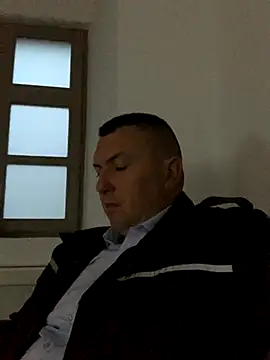 Snapshot of Mike8523 chatting on 10-07-25, 04:31 Mike8523 online show from 10-07-25, 04:31