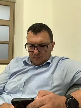 Snapshot of Mike8523 chatting on 11-23-25, 05:29 Mike8523 online show from 11-23-25, 05:29