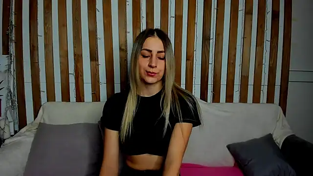 Ellen Ross online show from 02-24-25, 08:17