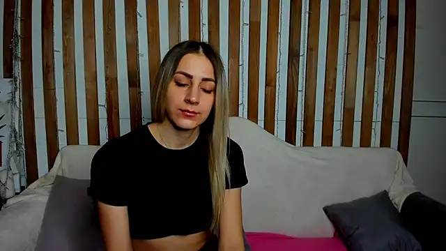 Ellen Ross online show from 02-24-25, 11:21