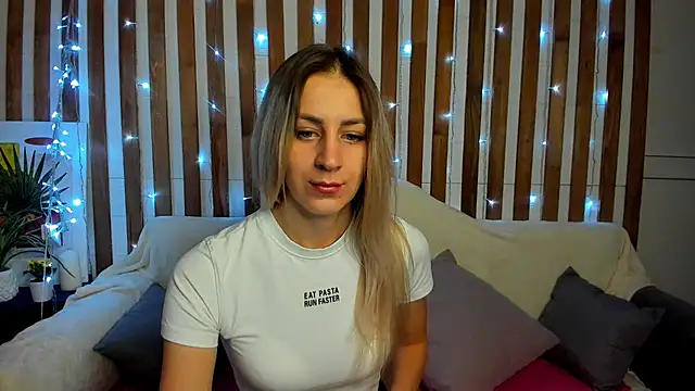 Ellen Ross online show from 03-02-25, 04:17