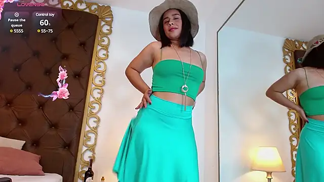 Snapshot of SofiiaMartinez_ chatting on 03-15-25, 11:19 SofiiaMartinez online show from 03-15-25, 11:19