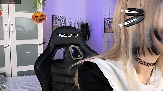 Cherry Bite online show from 10-31-25, 10:11