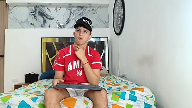 Snapshot of KING_OFF_BOYS chatting on 09-12-25, 01:22 KING OFF BOYS online show from 09-12-25, 01:22