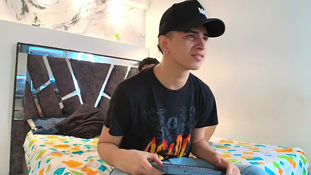 Snapshot of KING_OFF_BOYS chatting on 11-20-25, 01:33 KING OFF BOYS online show from 11-20-25, 01:33