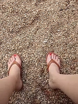 Snapshot of janick124 chatting on 07-07-26, 10:52 janick124 online show from 07-07-26, 10:52
