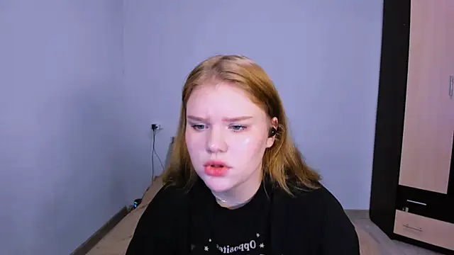 LaseyMoon online show from 11-27-25, 01:51