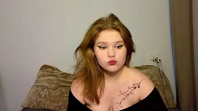 Snapshot of LaseyMoon chatting on 03-01-26, 06:04 LaseyMoon online show from 03-01-26, 06:04