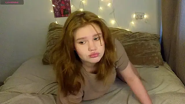 Snapshot of LaseyMoon chatting on 03-14-26, 04:40 LaseyMoon online show from 03-14-26, 04:40