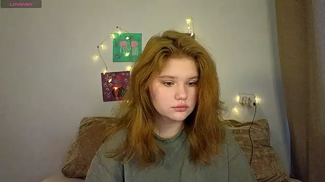 Snapshot of LaseyMoon chatting on 03-18-26, 01:53 LaseyMoon online show from 03-18-26, 01:53