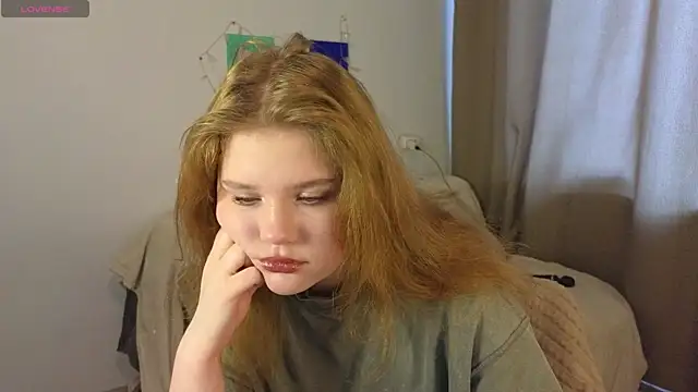 Snapshot of LaseyMoon chatting on 03-21-26, 04:28 LaseyMoon online show from 03-21-26, 04:28