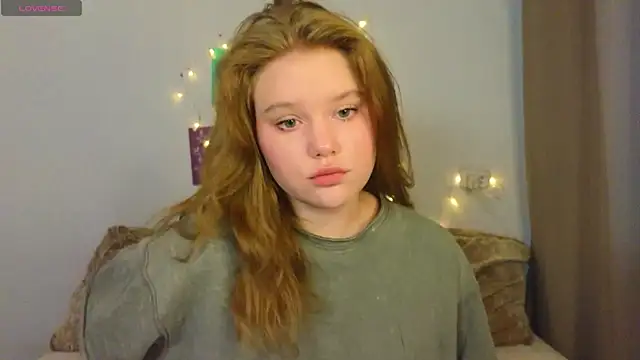 Snapshot of LaseyMoon chatting on 03-28-26, 09:09 LaseyMoon online show from 03-28-26, 09:09