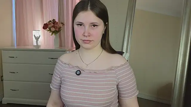 Snapshot of RexellaDarter chatting on 02-25-25, 05:19 RexellaDarter online show from 02-25-25, 05:19