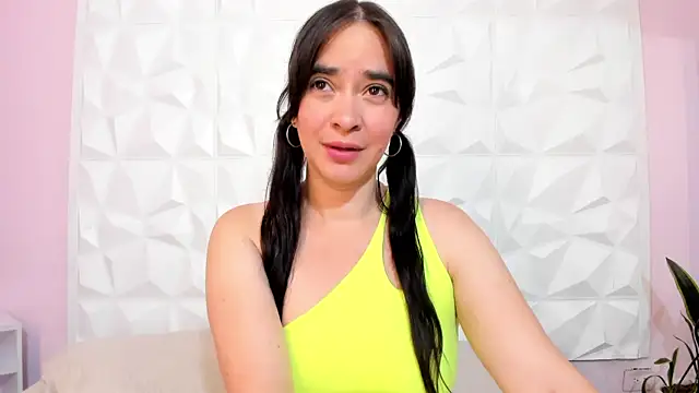 Snapshot of Valeriagomez_ chatting on 03-15-25, 11:40 Valeriagomez online show from 03-15-25, 11:40