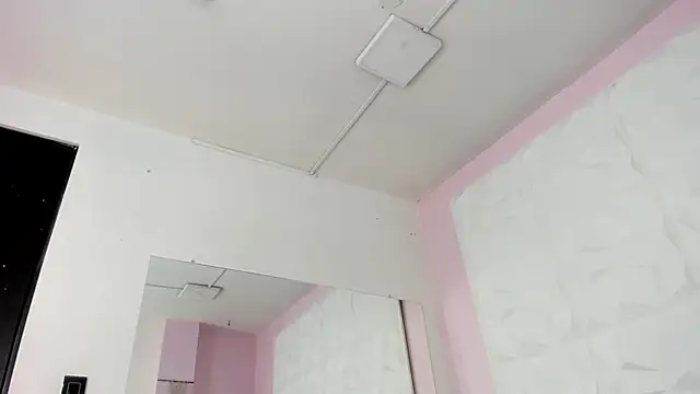 Snapshot of Valeriagomez_ chatting on 10-21-25, 12:28 Valeriagomez online show from 10-21-25, 12:28