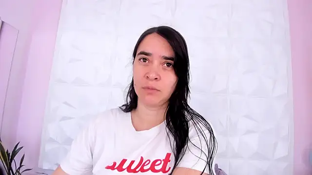 Snapshot of Valeriagomez_ chatting on 10-28-25, 12:09 Valeriagomez online show from 10-28-25, 12:09