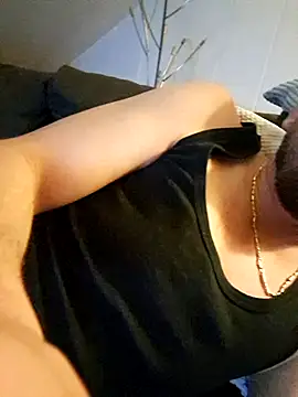 Snapshot of DearRusting chatting on 12-15-25, 08:13 DearRusting online show from 12-15-25, 08:13