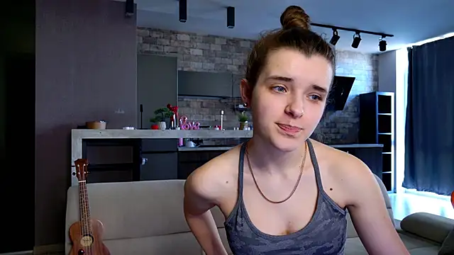 Snapshot of misssparky chatting on 03-20-25, 03:04 misssparky online show from 03-20-25, 03:04