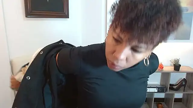 anahi macys online show from 10-23-25, 11:09