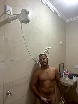 Lindp190194 online show from 12-18-25, 08:26