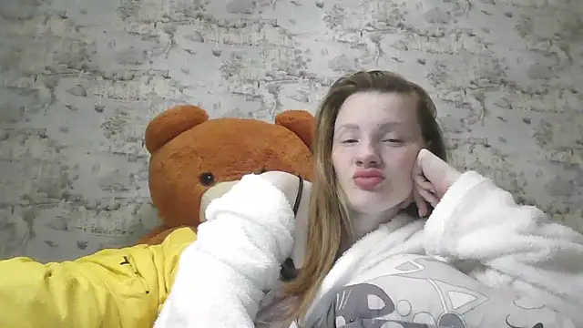 Snapshot of Eveline_May chatting on 02-27-25, 10:09 Eveline May online show from 02-27-25, 10:09