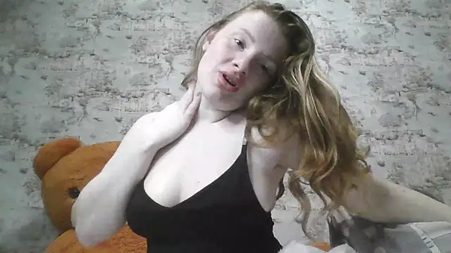 Snapshot of Eveline_May chatting on 03-06-25, 08:05 Eveline May online show from 03-06-25, 08:05
